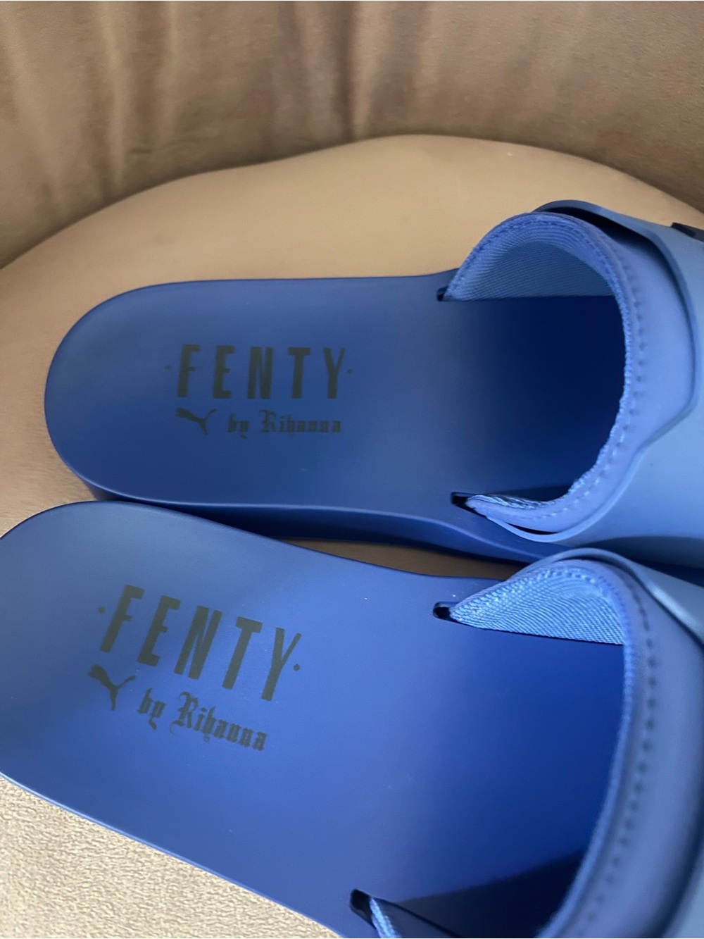 Puma x Fenty slides - Picture 3 of 5